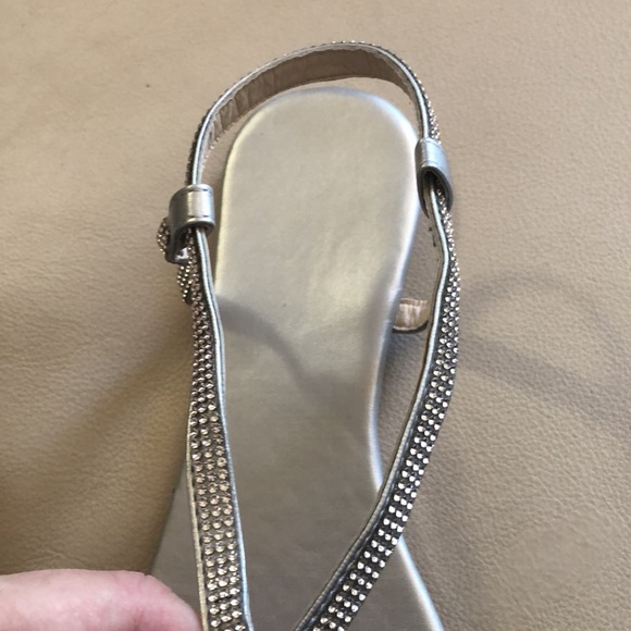 “Diamond” Ankle Strap Flat Nonslip Toe Sandals Size 9.5 Beach Wedding - Picture 6 of 8